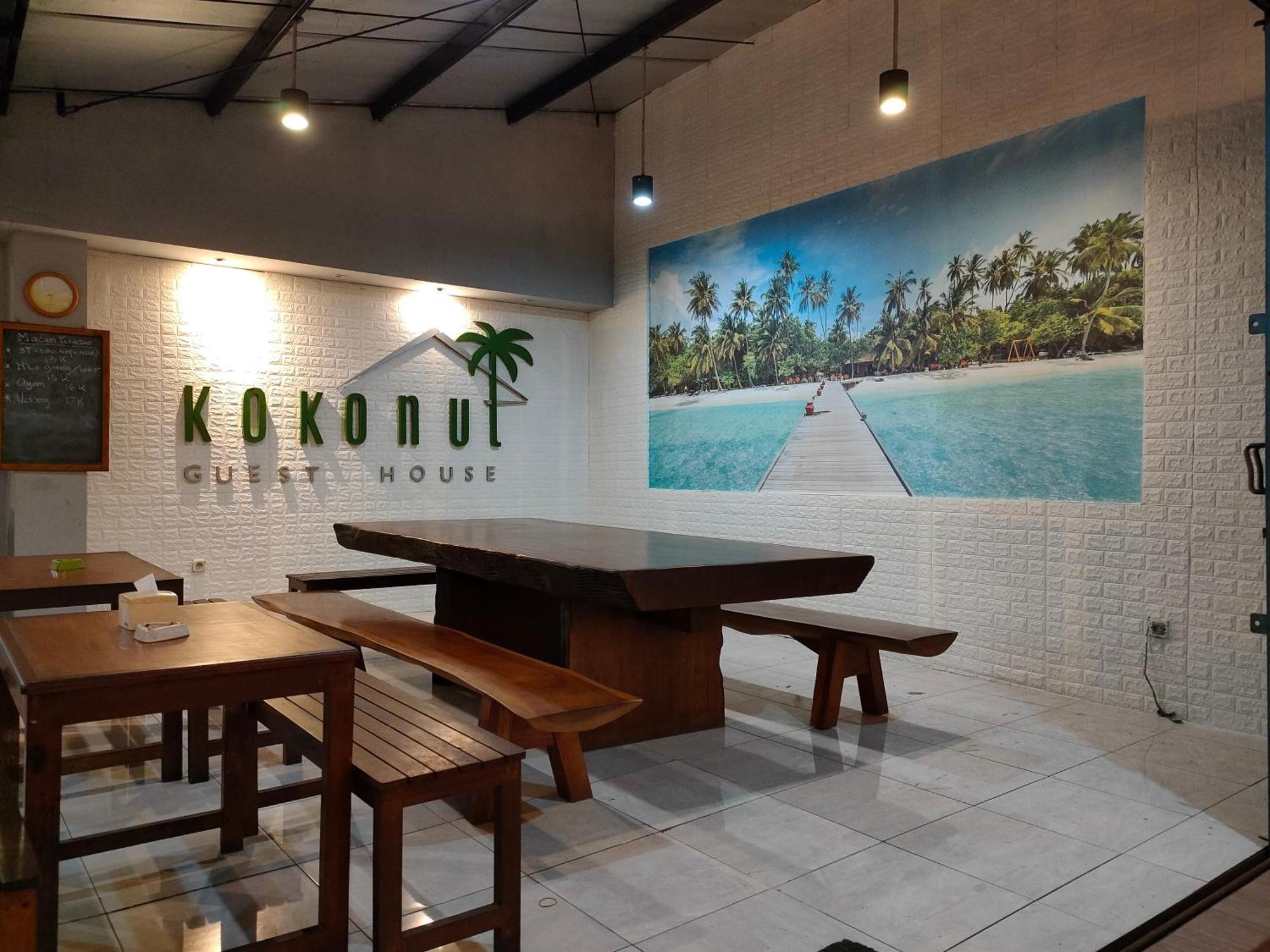 Kokonut Guesthouse سورابايا المظهر الخارجي الصورة