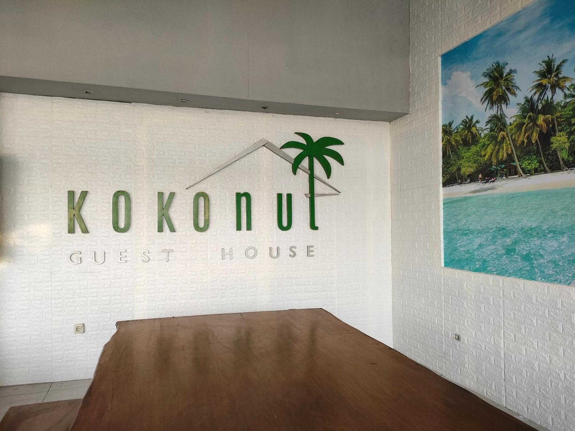 Kokonut Guesthouse سورابايا المظهر الخارجي الصورة