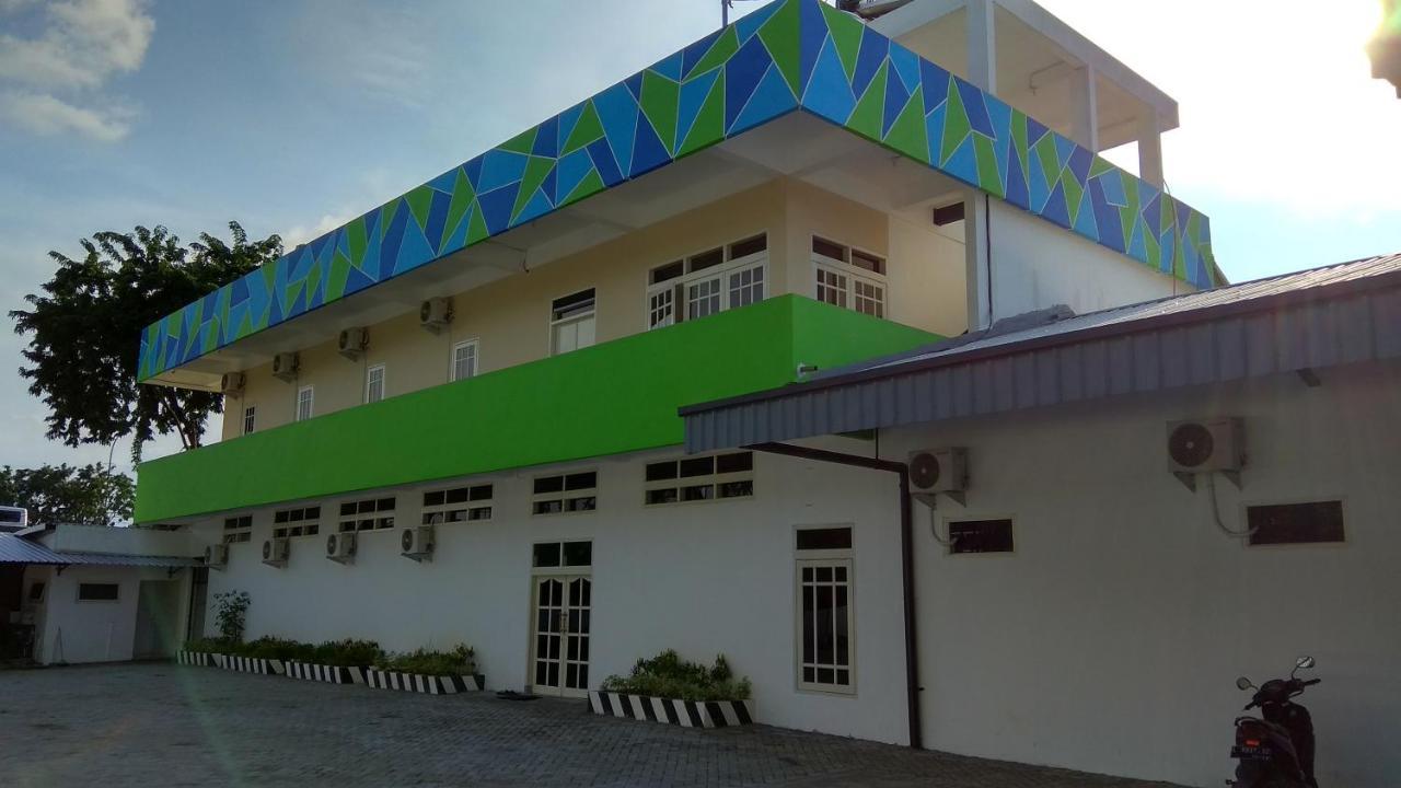 Kokonut Guesthouse سورابايا المظهر الخارجي الصورة