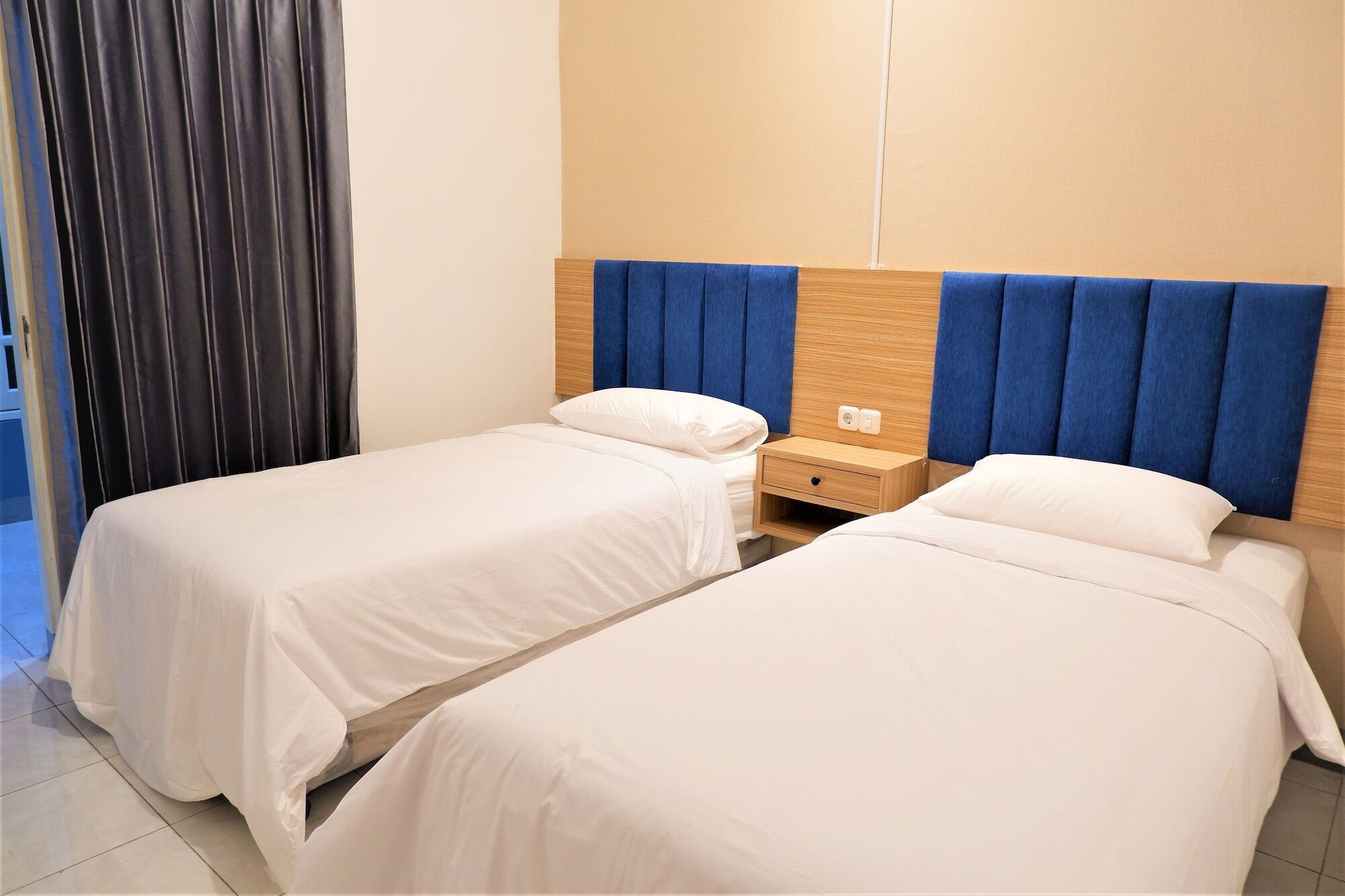 Kokonut Guesthouse سورابايا المظهر الخارجي الصورة